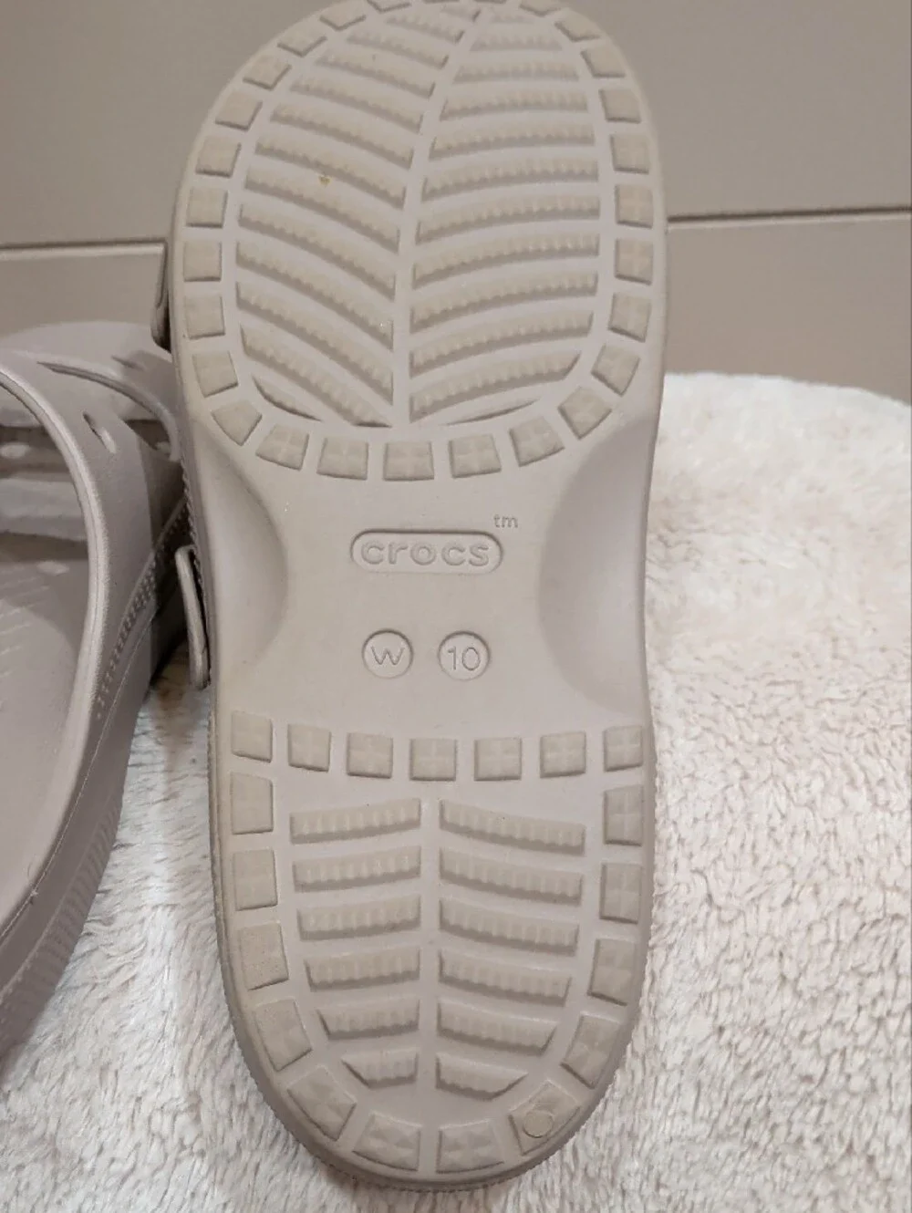 CROCS Women’s Dual-Buckle Slide Sandal in Taupe